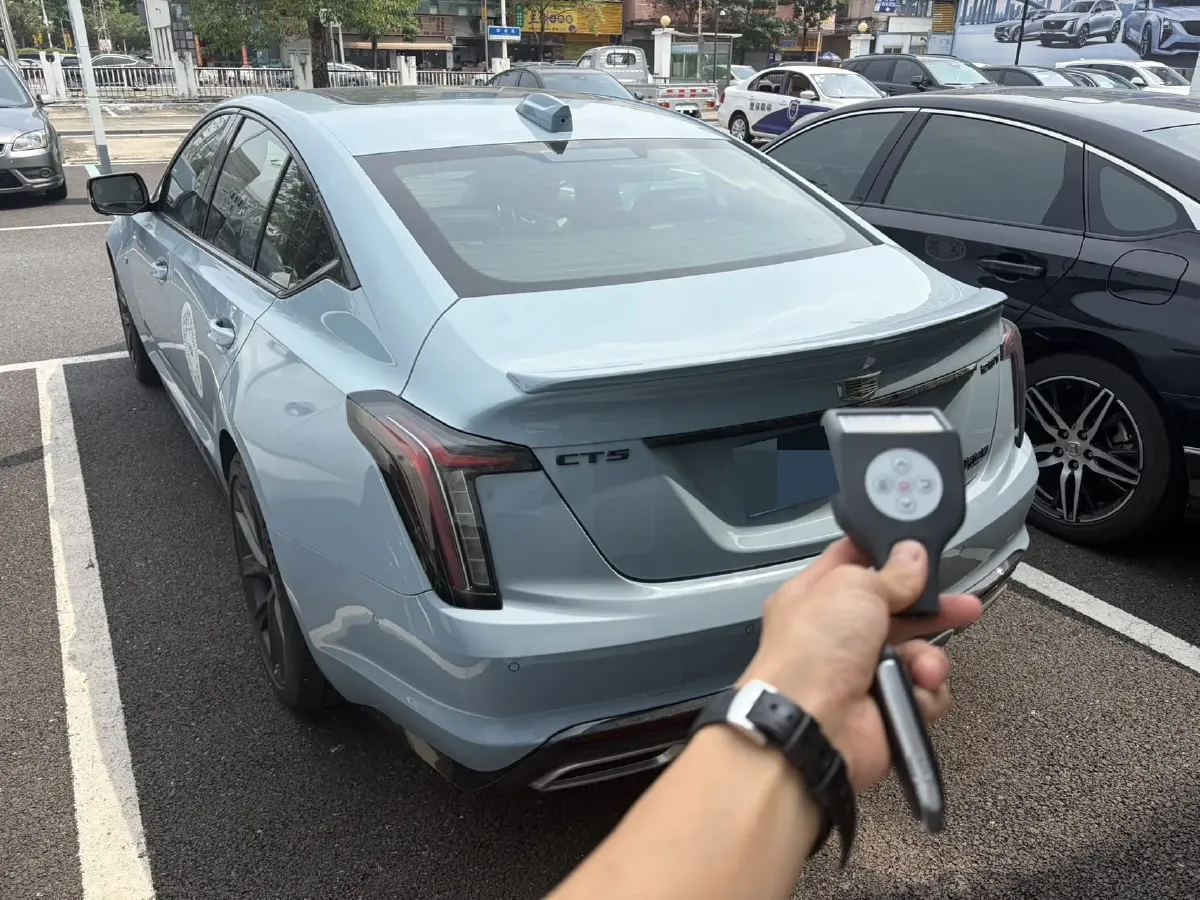 2025 Cadillac CT5 2.0T 237HP L4 10AT,autocango,china used car exporter,china ev exporter,chinese used car exporter,chinese used ev exporter