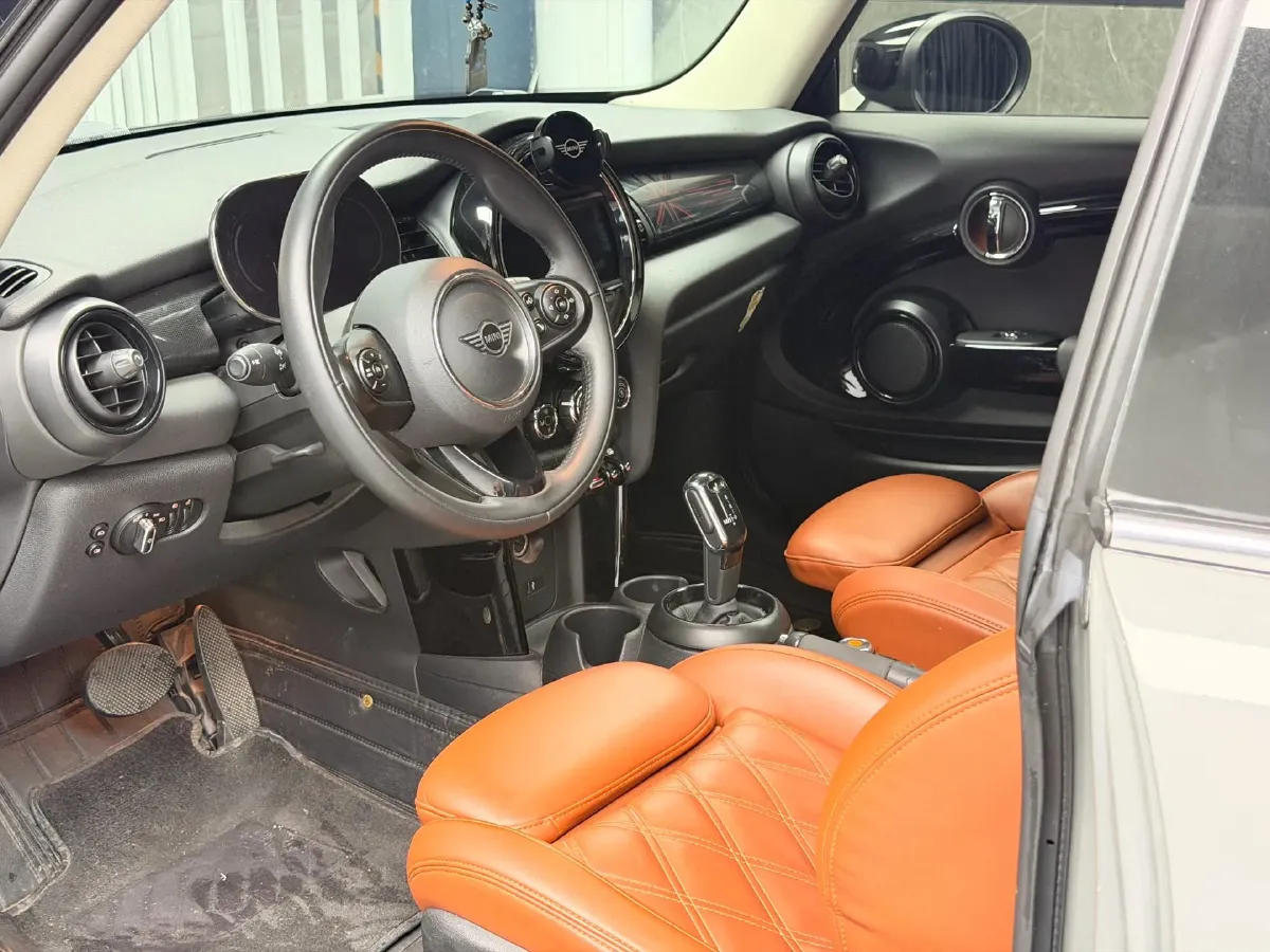2021 MINI MINI 1.5T 136HP L3 7DCT,autocango,china used car exporter,china ev exporter,chinese used car exporter,chinese used ev exporter