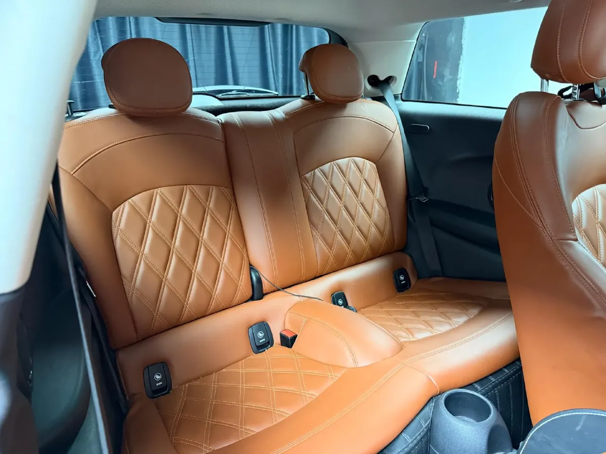 2021 MINI MINI 1.5T 136HP L3 7DCT,autocango,china used car exporter,china ev exporter,chinese used car exporter,chinese used ev exporter