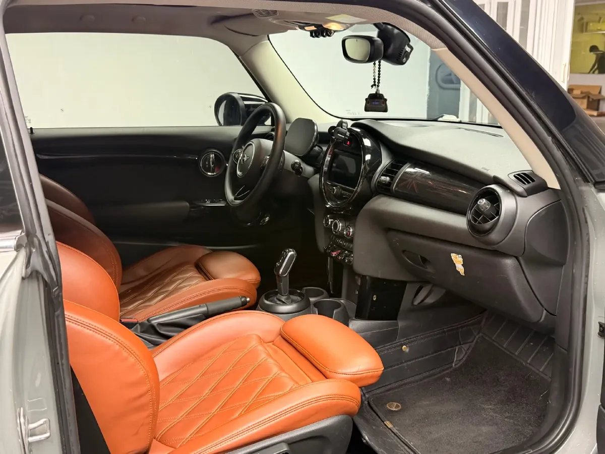 2021 MINI MINI 1.5T 136HP L3 7DCT,autocango,china used car exporter,china ev exporter,chinese used car exporter,chinese used ev exporter