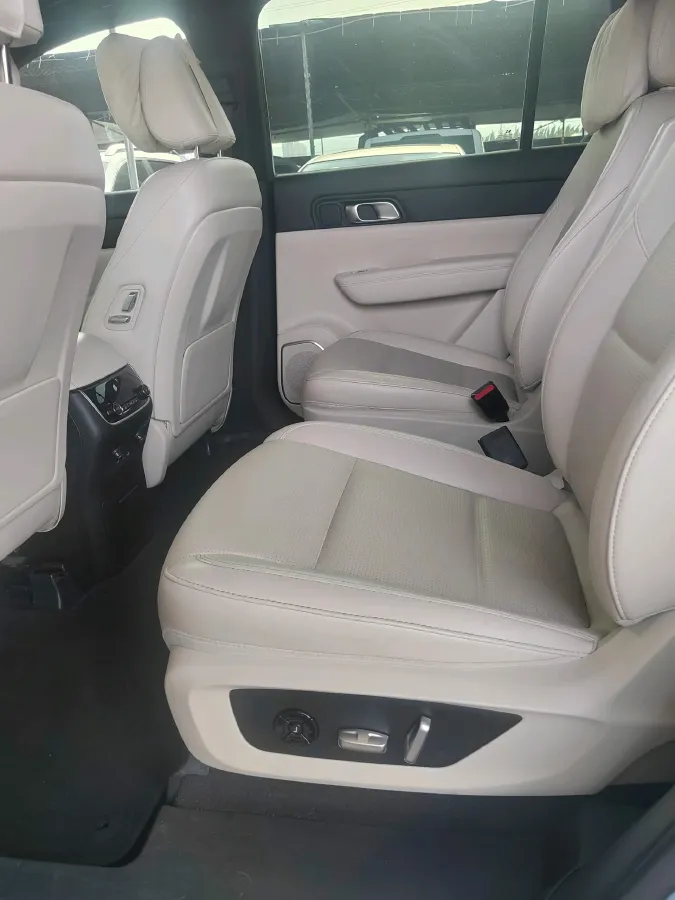 2021 Li ONE Range Extended 131HP REEV 40.5KWH,autocango,china used car exporter,china ev exporter,chinese used car exporter,chinese used ev exporter