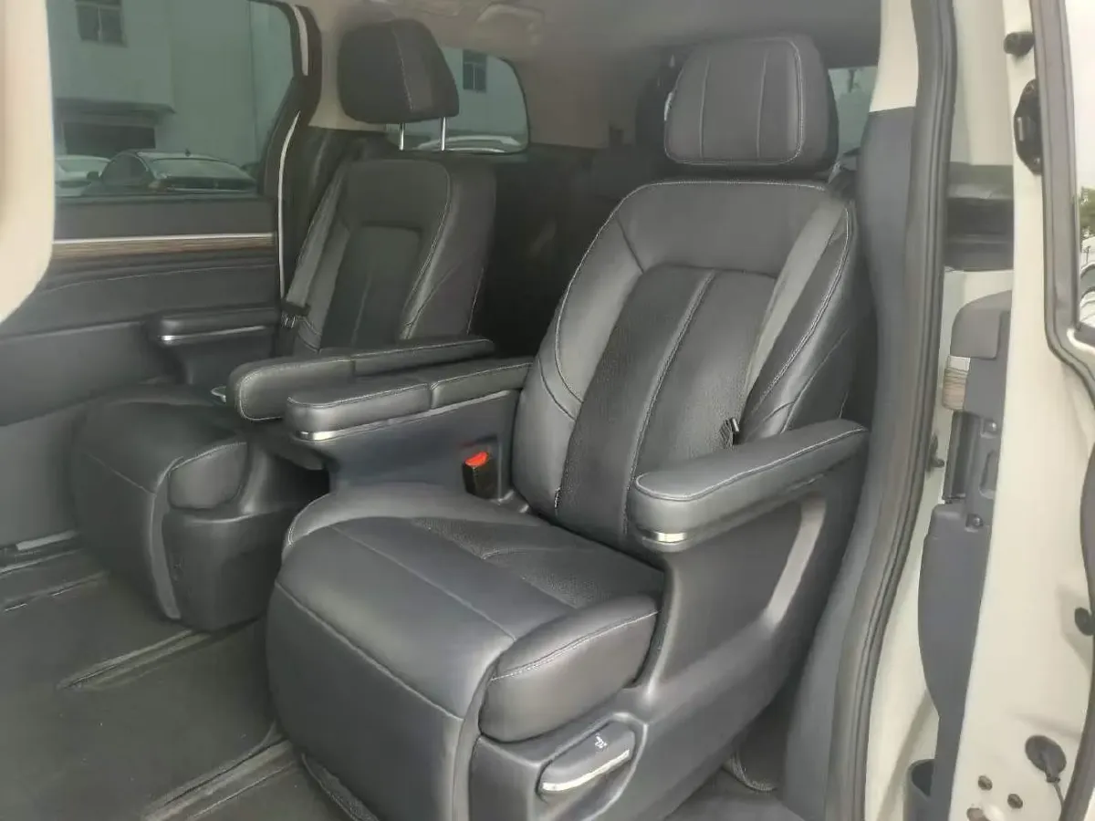 2021 GAC Trumpchi M8 2.0T 252HP L4 8AT,autocango,china used car exporter,china ev exporter,chinese used car exporter,chinese used ev exporter