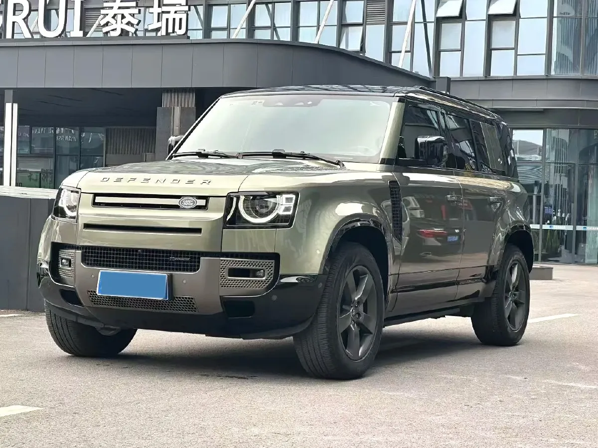 2022 Land Rover Defender 3.0T 400HP L6 8AT,autocango,china used car exporter,china ev exporter,chinese used car exporter,chinese used ev exporter