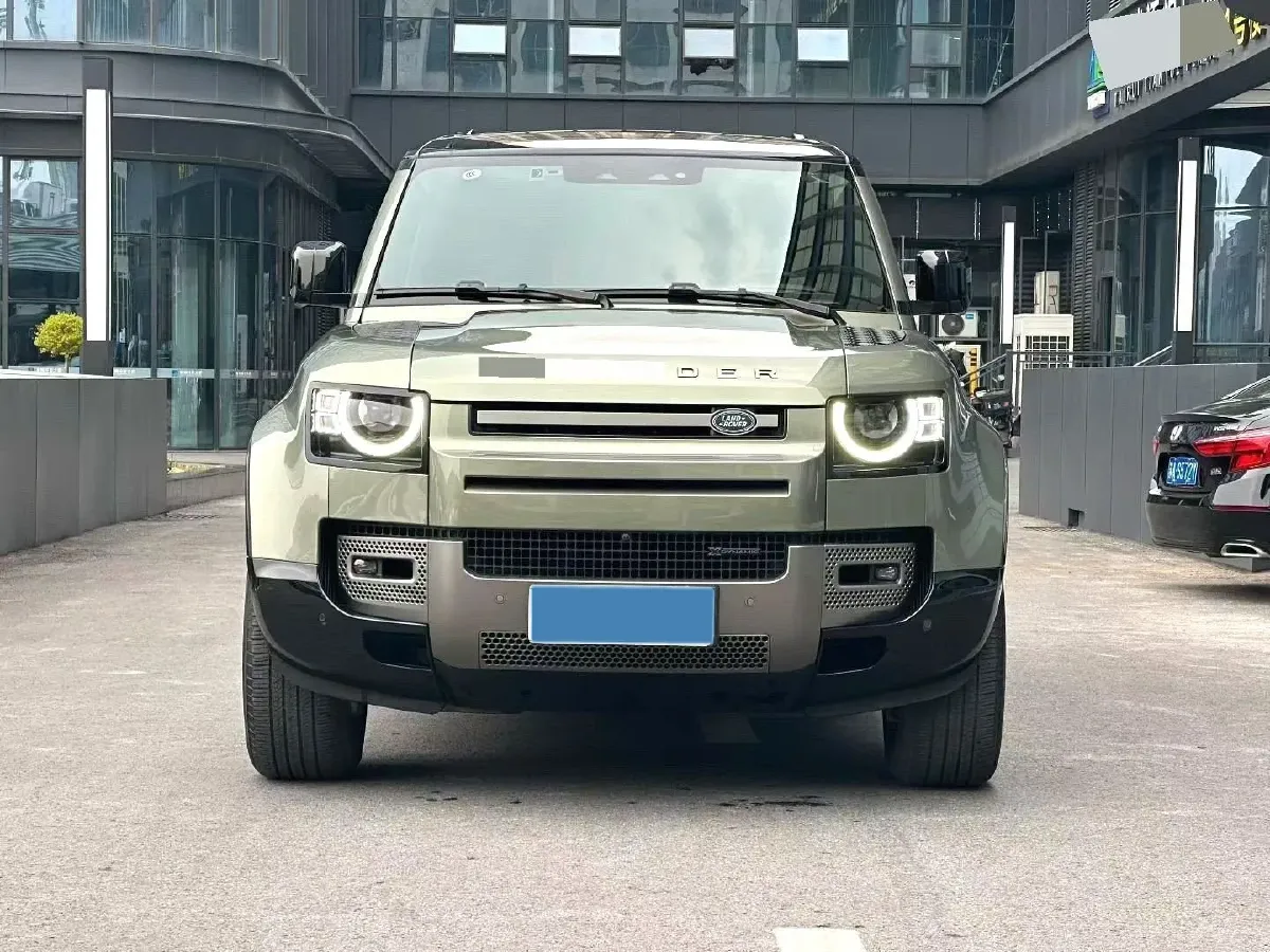 2022 Land Rover Defender 3.0T 400HP L6 8AT,autocango,china used car exporter,china ev exporter,chinese used car exporter,chinese used ev exporter