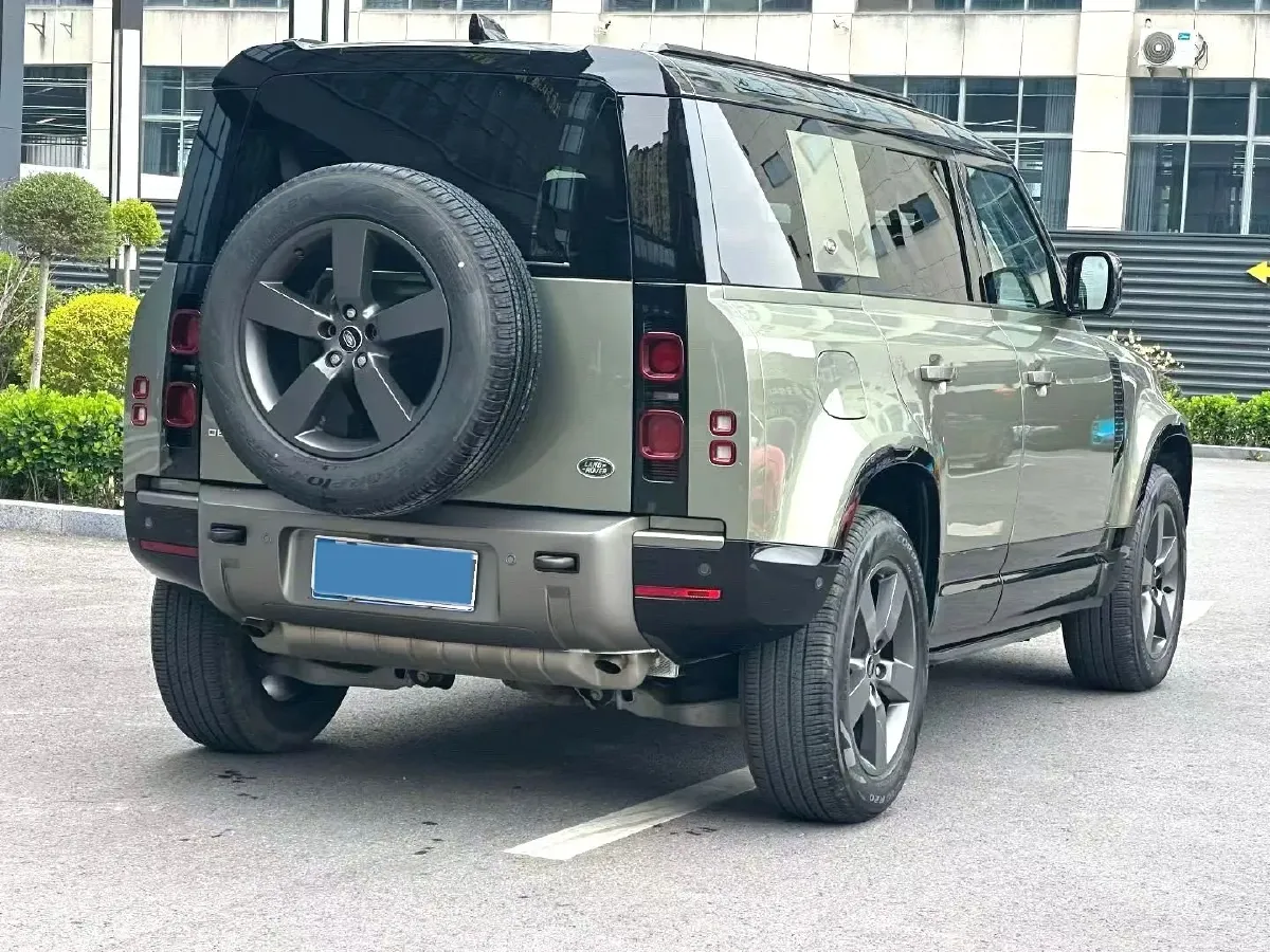 2022 Land Rover Defender 3.0T 400HP L6 8AT,autocango,china used car exporter,china ev exporter,chinese used car exporter,chinese used ev exporter