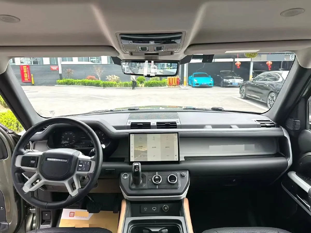 2022 Land Rover Defender 3.0T 400HP L6 8AT,autocango,china used car exporter,china ev exporter,chinese used car exporter,chinese used ev exporter