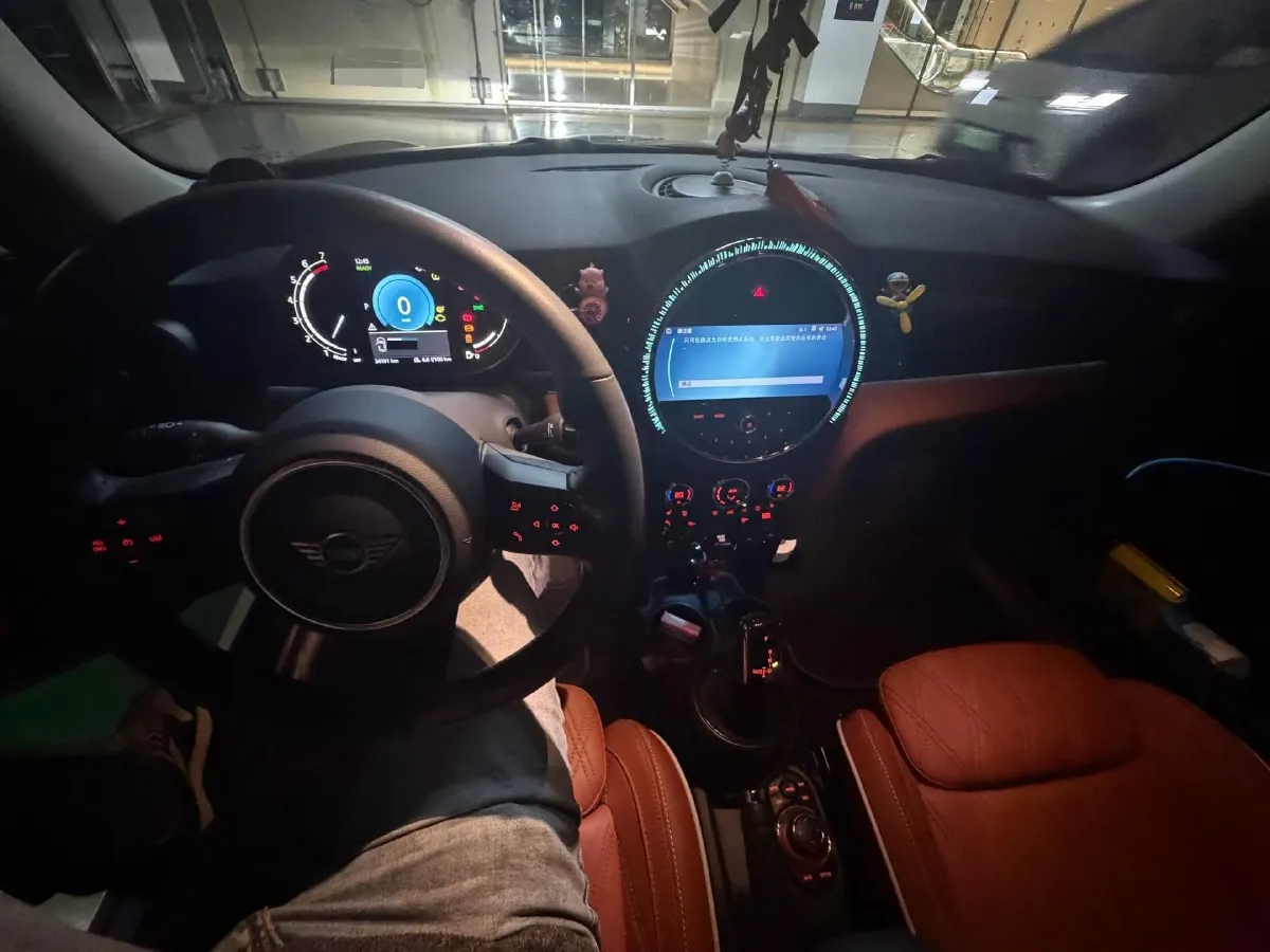 2023 MINI MINI 1.5T 136HP L3 7DCT,autocango,china used car exporter,china ev exporter,chinese used car exporter,chinese used ev exporter