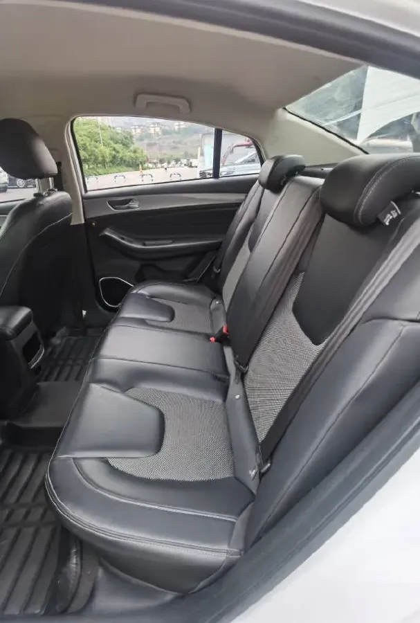 2019 Chery Arrizo 5 1.5L 116HP L4 5MT,autocango,china used car exporter,china ev exporter,chinese used car exporter,chinese used ev exporter
