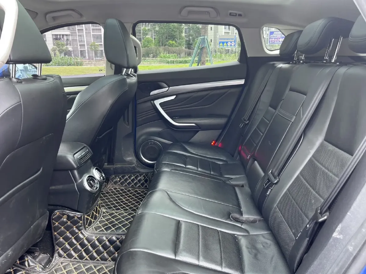 2017 WEY VV7 2.0T 234HP L4 7DCT,autocango,china used car exporter,china ev exporter,chinese used car exporter,chinese used ev exporter
