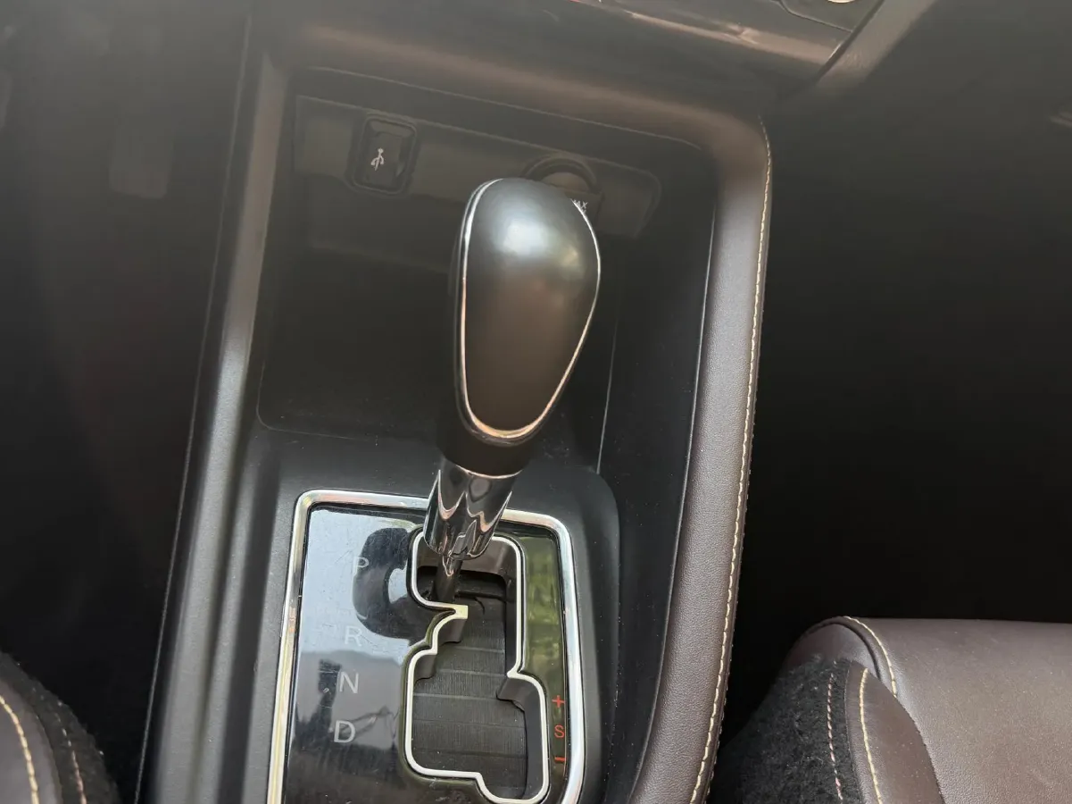 2019 ChangAn Eado DT 1.6L 125HP L4 4AT,autocango,china used car exporter,china ev exporter,chinese used car exporter,chinese used ev exporter