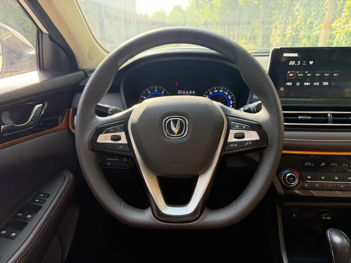 2019 ChangAn Eado DT 1.6L 125HP L4 4AT,autocango,china used car exporter,china ev exporter,chinese used car exporter,chinese used ev exporter