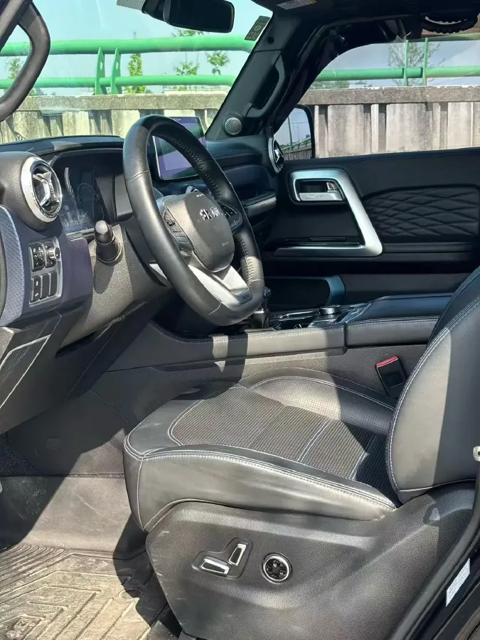 2020 Beijing BJ40 2.0T 224HP L4 8AT,autocango,china used car exporter,china ev exporter,chinese used car exporter,chinese used ev exporter
