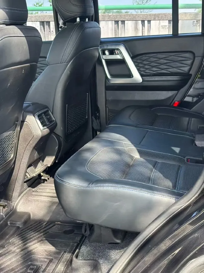 2020 Beijing BJ40 2.0T 224HP L4 8AT,autocango,china used car exporter,china ev exporter,chinese used car exporter,chinese used ev exporter