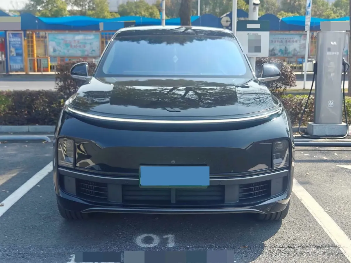 2024 Volvo S60 2.0T 197HP L4 7DCT,autocango,china used car exporter,china ev exporter,chinese used car exporter,chinese used ev exporter