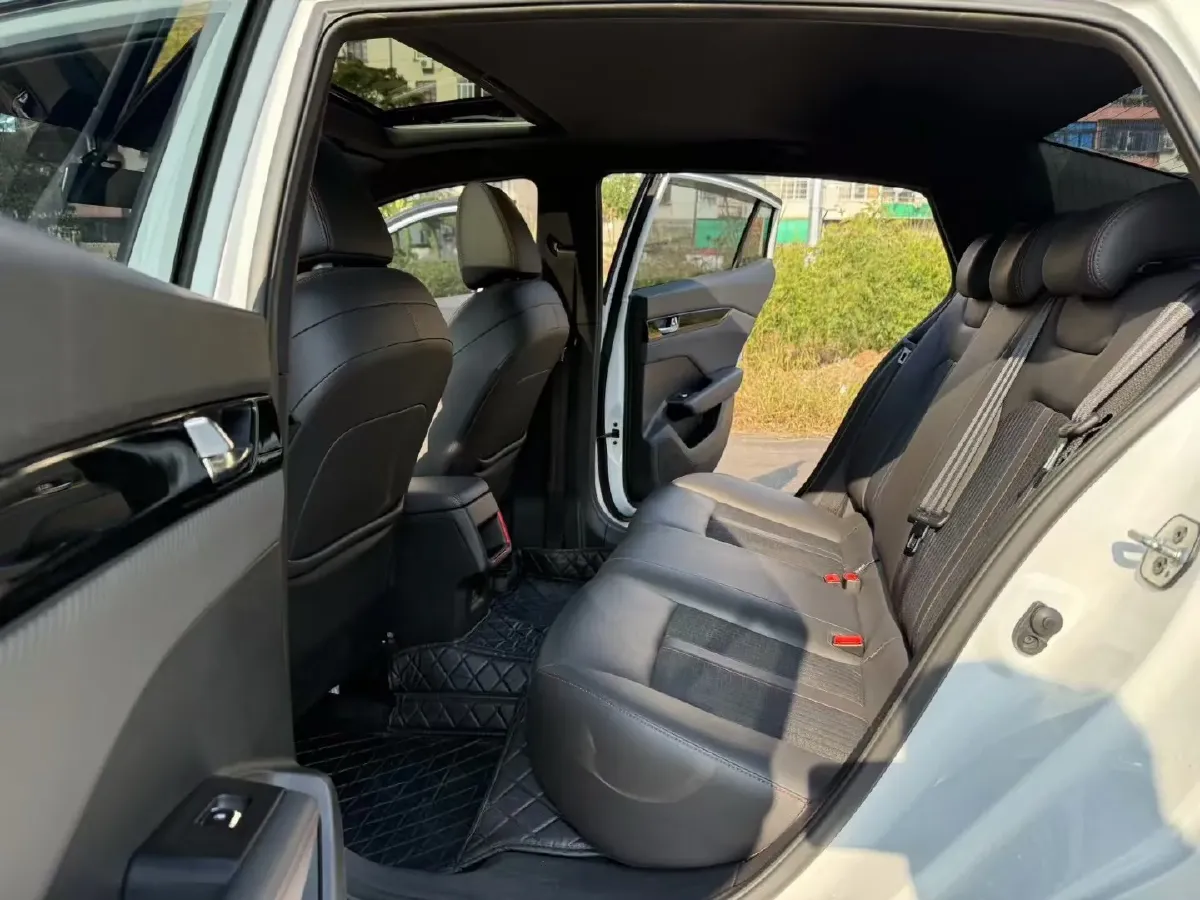 2021 DongFeng Aeolus YiXuan 1.5T 150HP L4 6DCT,autocango,china used car exporter,china ev exporter,chinese used car exporter,chinese used ev exporter