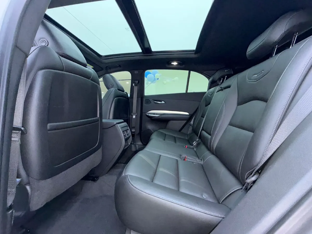 2020 Cadillac XT4 2.0T 237HP L4 9AT,autocango,china used car exporter,china ev exporter,chinese used car exporter,chinese used ev exporter