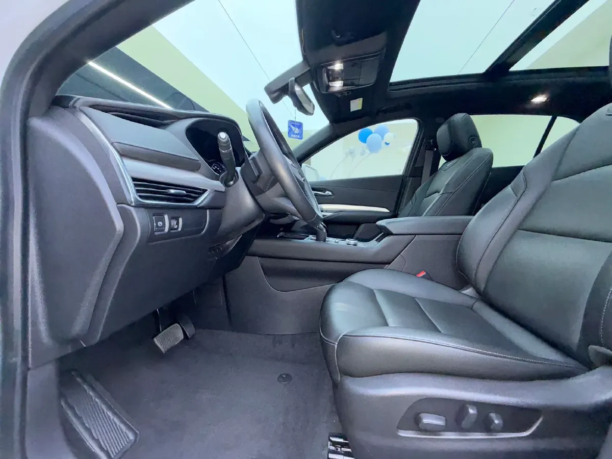 2020 Cadillac XT4 2.0T 237HP L4 9AT,autocango,china used car exporter,china ev exporter,chinese used car exporter,chinese used ev exporter