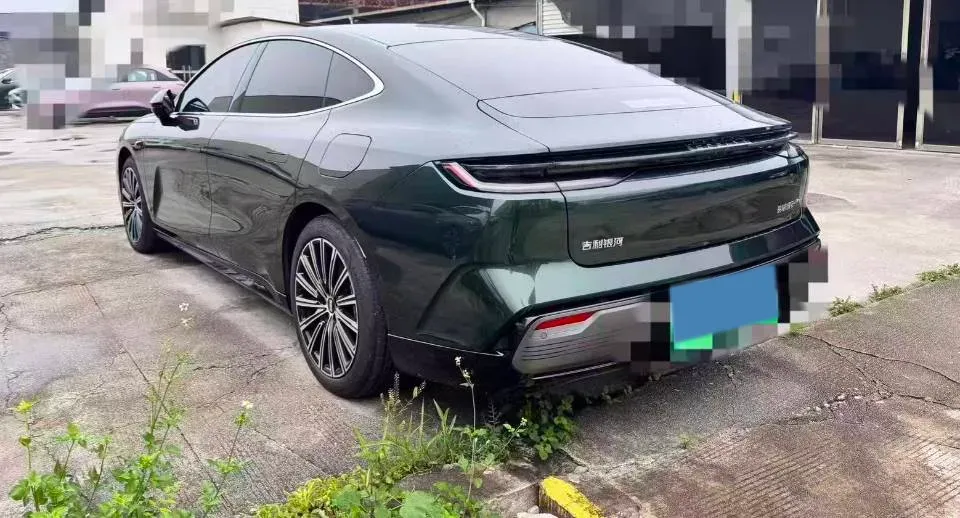 2025 Geely Galaxy Starshine 8 1.5T 163HP L4 3DHT PHEV 27.69KWH,autocango,china used car exporter,china ev exporter,chinese used car exporter,chinese used ev exporter