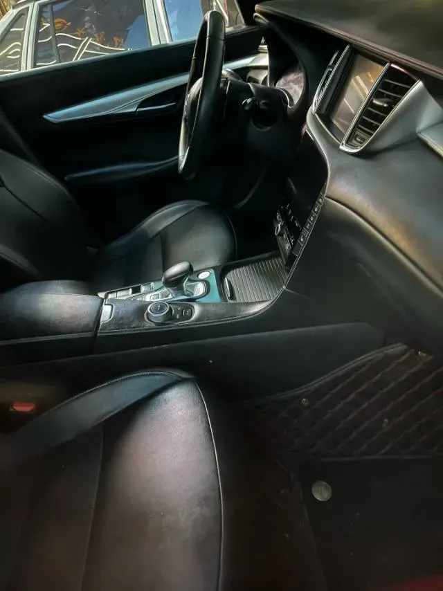 2018 Jeep Grand Commander 2.0T 265HP L4 9AT,autocango,china used car exporter,china ev exporter,chinese used car exporter,chinese used ev exporter