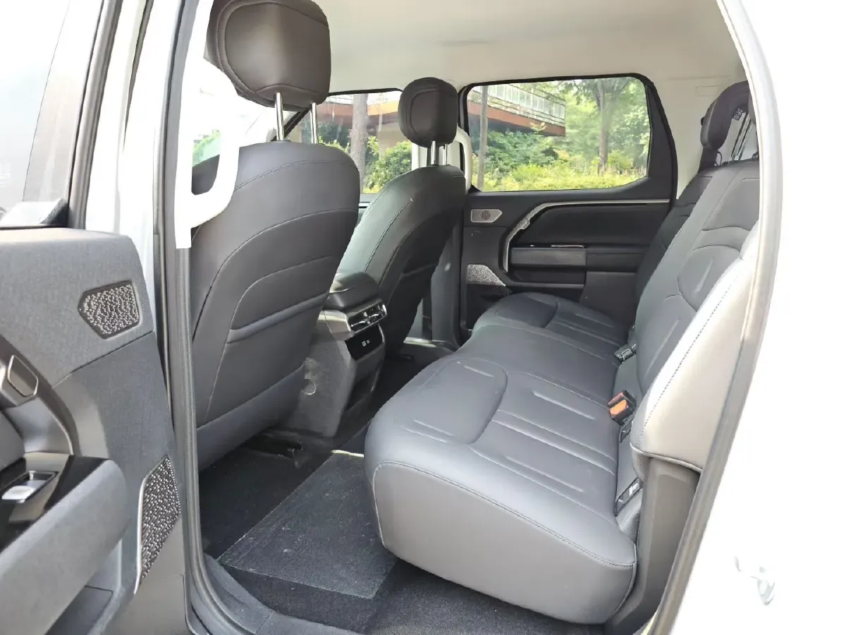 2025 MAXUS InterstellarX 2.5T 224HP L4 8AT,autocango,china used car exporter,china ev exporter,chinese used car exporter,chinese used ev exporter