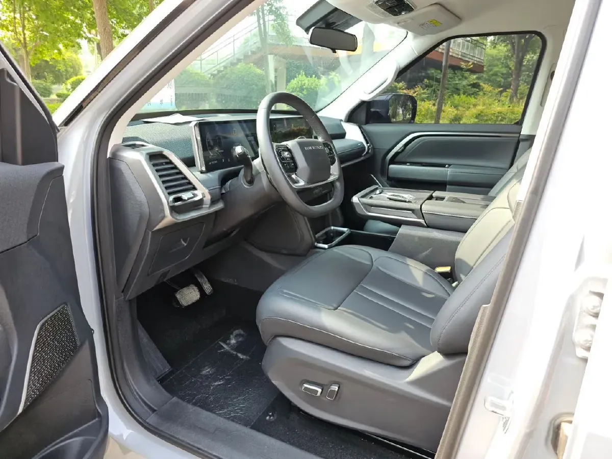 2025 MAXUS InterstellarX 2.5T 224HP L4 8AT,autocango,china used car exporter,china ev exporter,chinese used car exporter,chinese used ev exporter