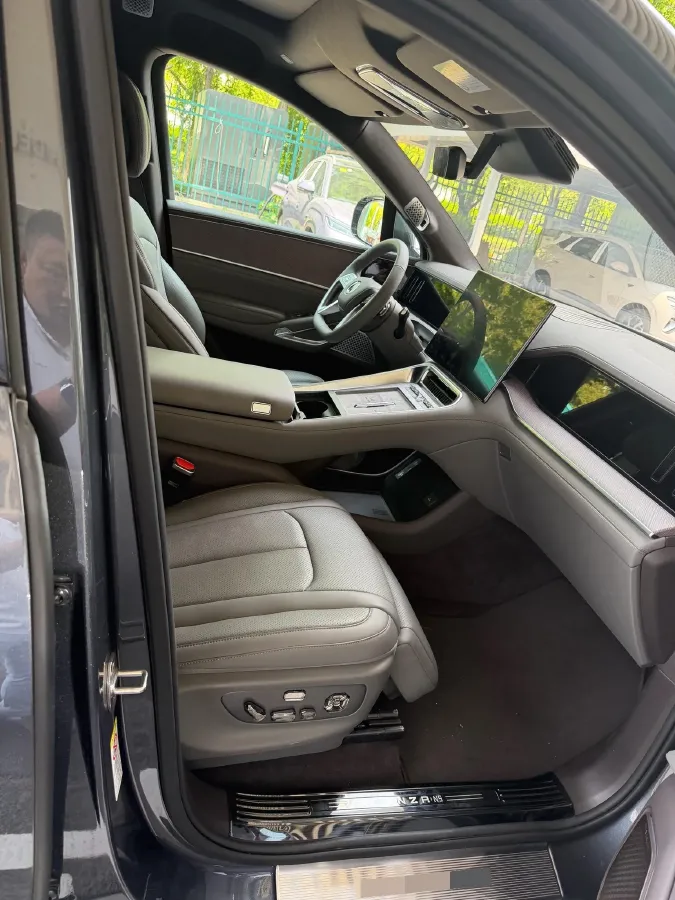 2026 Denza DenzaN9 2.0T 207HP L4 E-CVT PHEV,autocango,china used car exporter,china ev exporter,chinese used car exporter,chinese used ev exporter