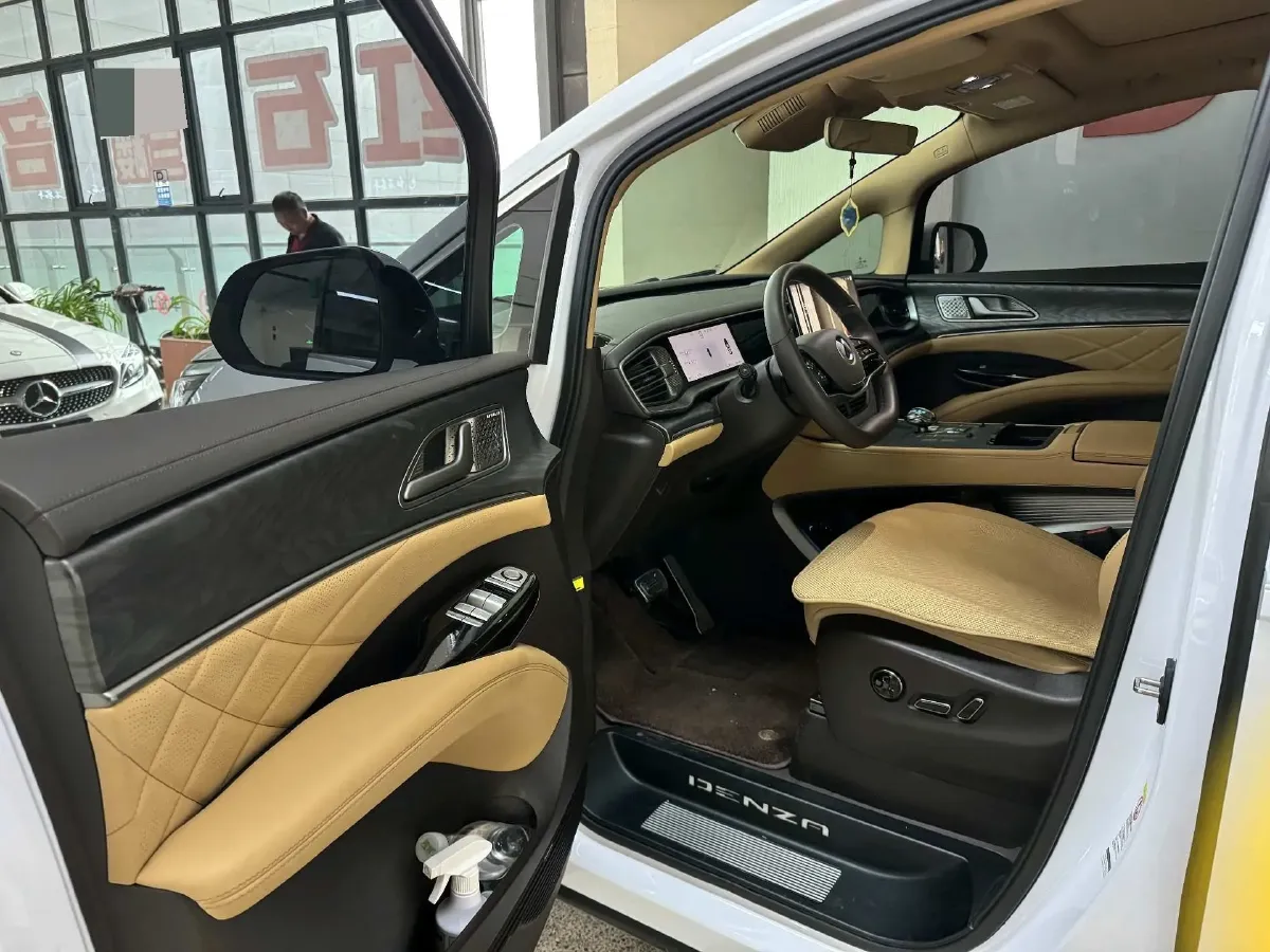 2025 Denza D9 1.5T 156HP L4 E-CVT PHEV 40KWH,autocango,china used car exporter,china ev exporter,chinese used car exporter,chinese used ev exporter