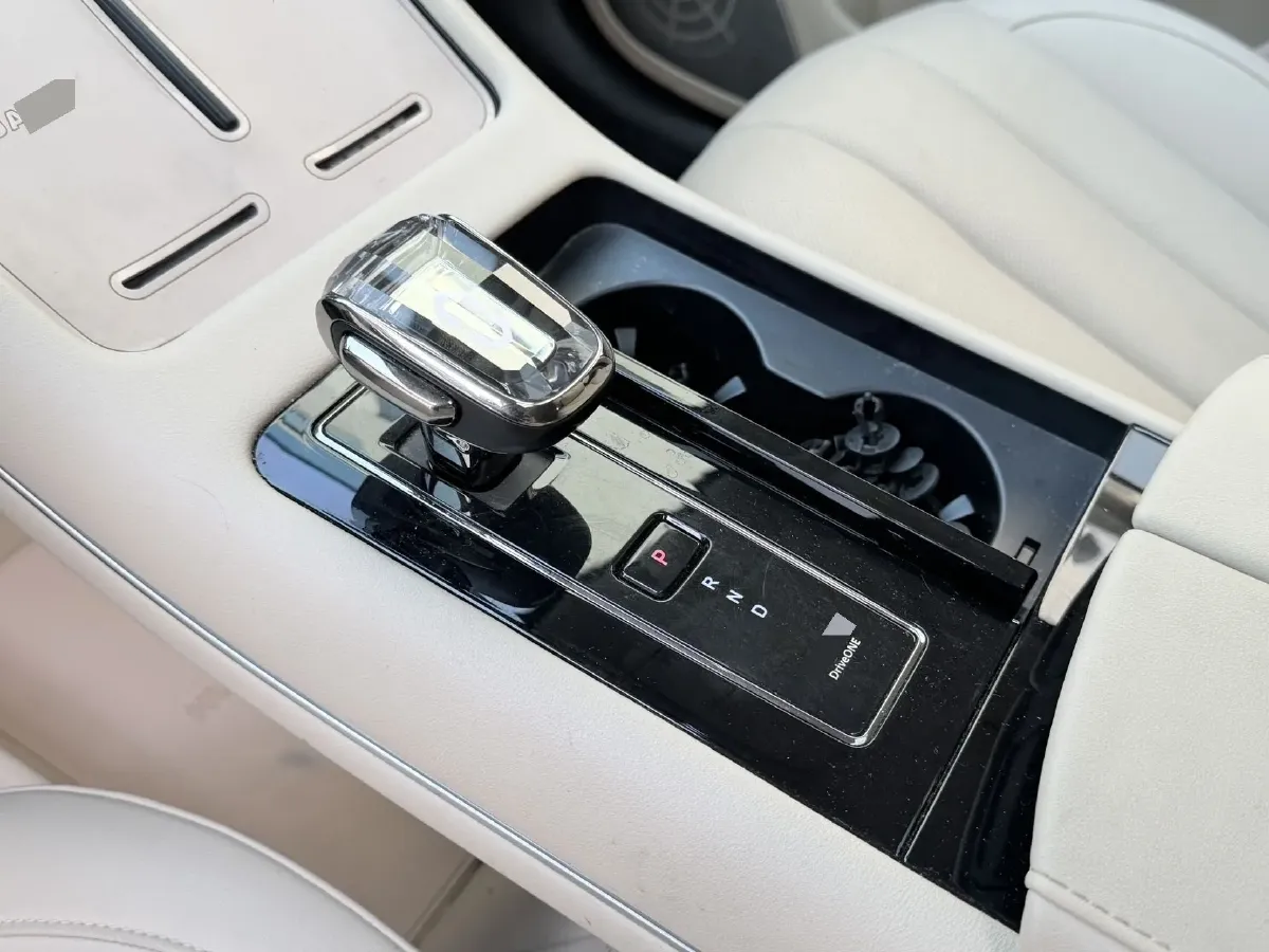 2022 Volvo S60 2.0T 197HP L4 8AT,autocango,china used car exporter,china ev exporter,chinese used car exporter,chinese used ev exporter