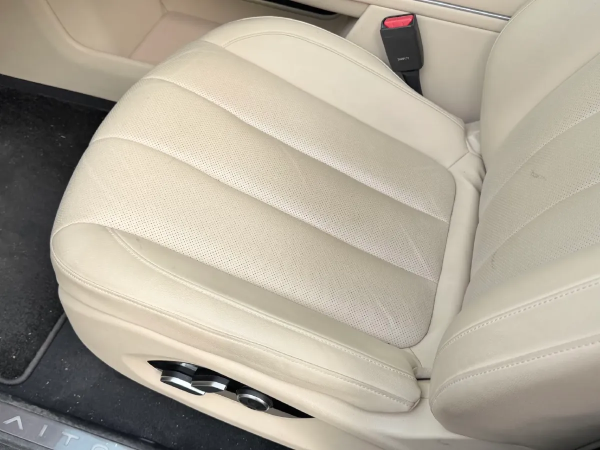 2022 Volvo S60 2.0T 197HP L4 8AT,autocango,china used car exporter,china ev exporter,chinese used car exporter,chinese used ev exporter