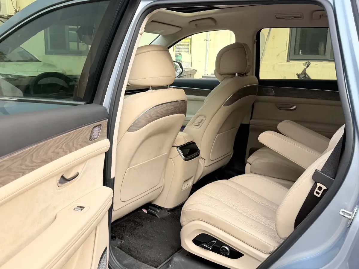 2022 Volvo S60 2.0T 197HP L4 8AT,autocango,china used car exporter,china ev exporter,chinese used car exporter,chinese used ev exporter