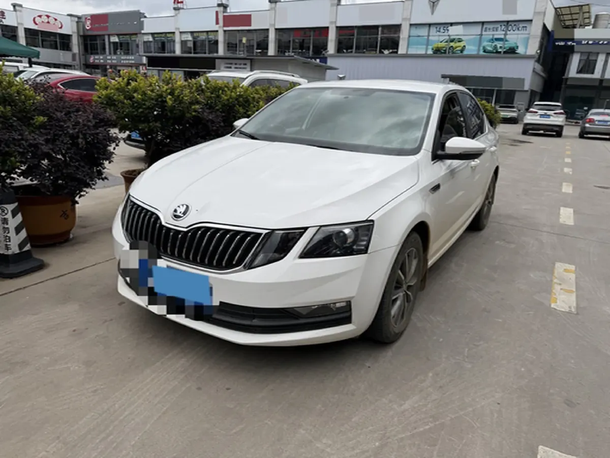 2020 Skoda Octavia 1.2T 116HP L4 7DCT,autocango,china used car exporter,china ev exporter,chinese used car exporter,chinese used ev exporter