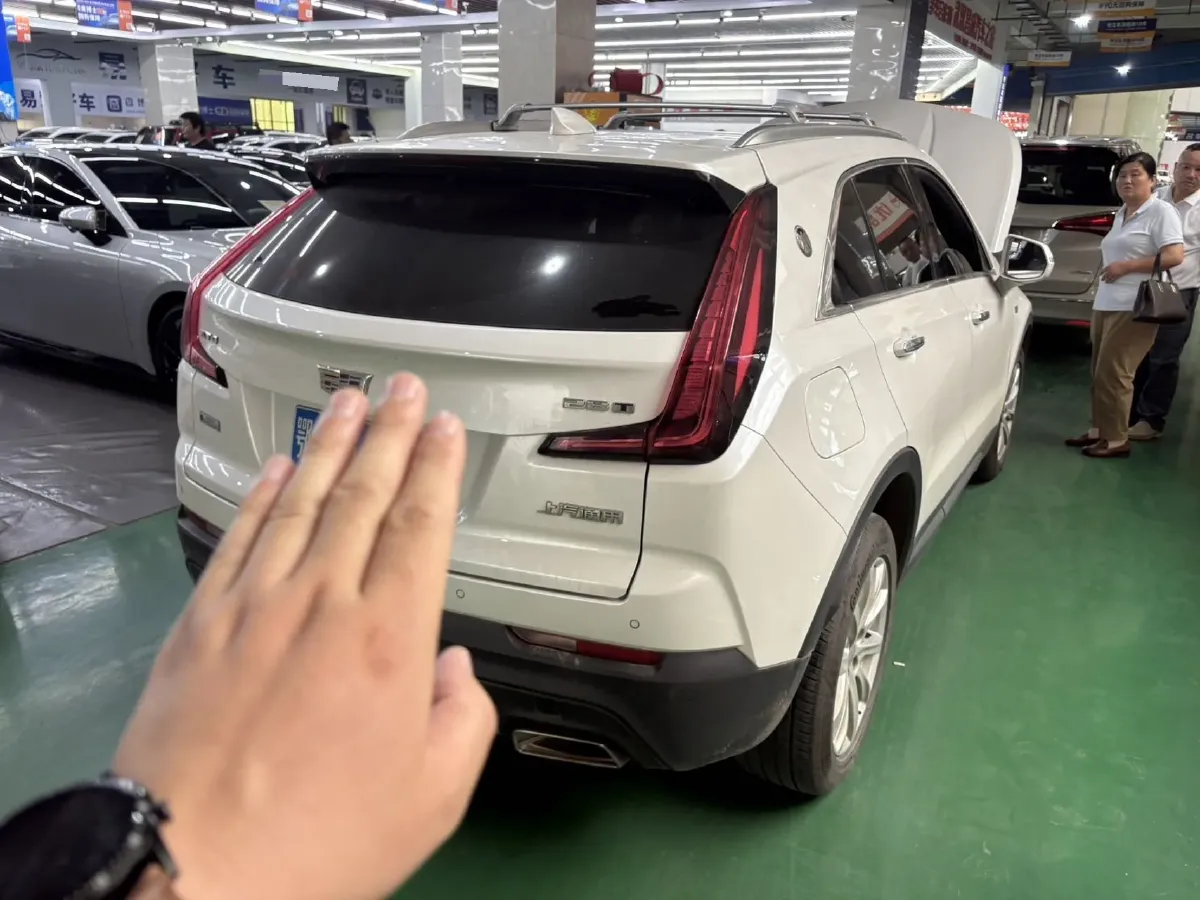 2020 Cadillac XT4 2.0T 241HP L4 9AT,autocango,china used car exporter,china ev exporter,chinese used car exporter,chinese used ev exporter