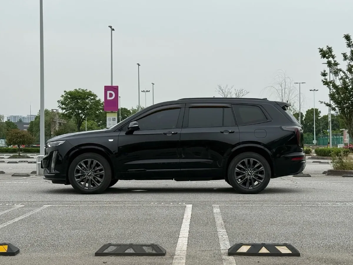 2025 Cadillac XT6 2.0T 237HP L4 9AT,autocango,china used car exporter,china ev exporter,chinese used car exporter,chinese used ev exporter