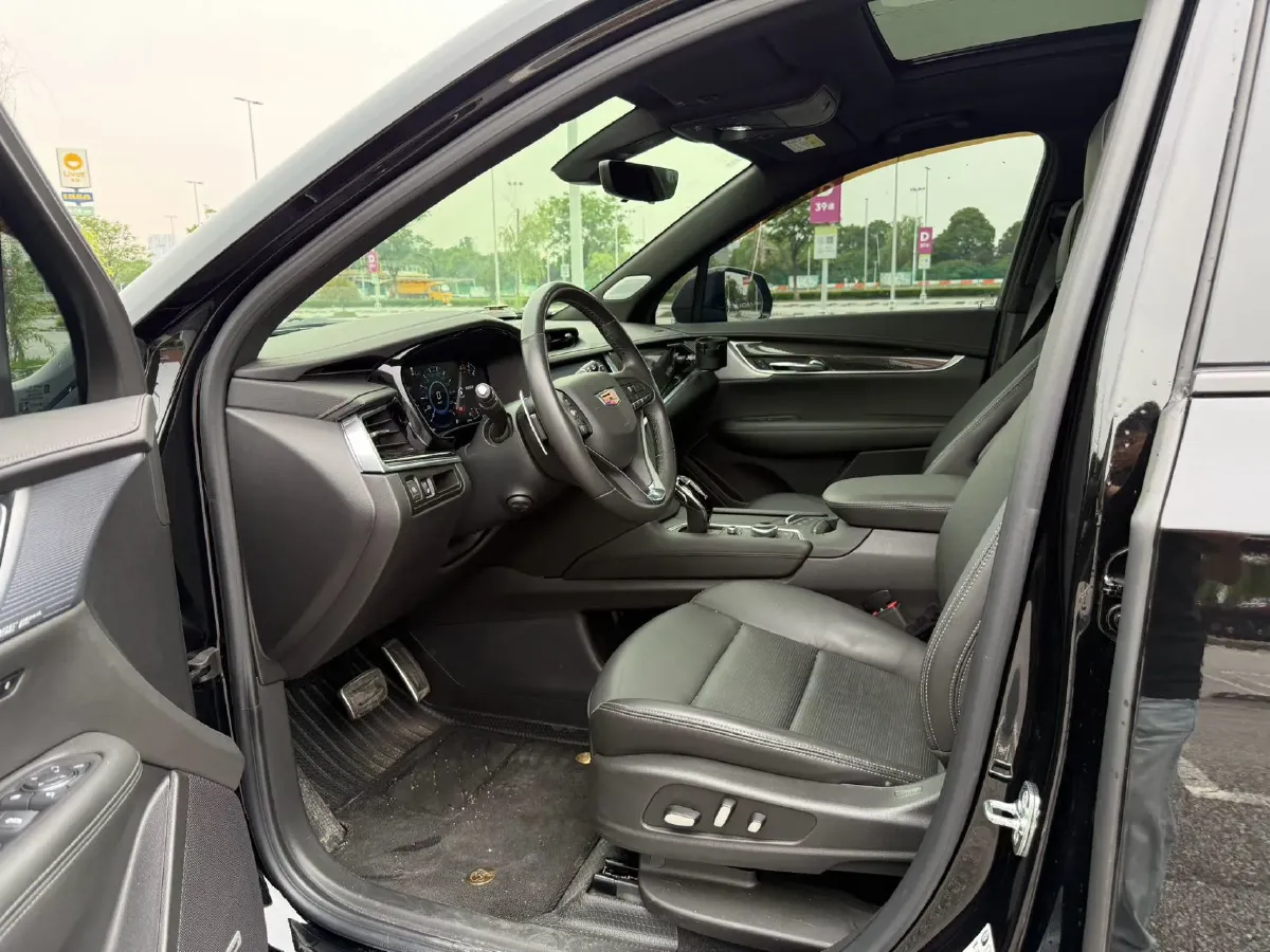 2025 Cadillac XT6 2.0T 237HP L4 9AT,autocango,china used car exporter,china ev exporter,chinese used car exporter,chinese used ev exporter