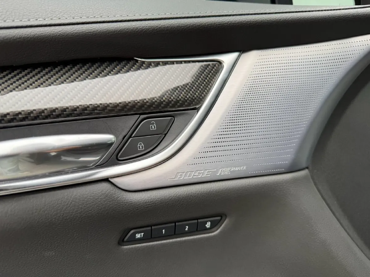 2025 Cadillac XT6 2.0T 237HP L4 9AT,autocango,china used car exporter,china ev exporter,chinese used car exporter,chinese used ev exporter