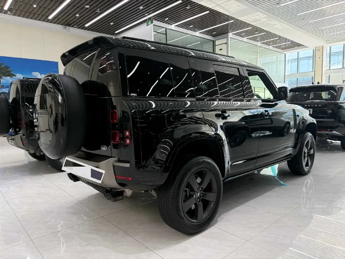 2025 Land Rover Defender 3.0T 400HP L6 8AT,autocango,china used car exporter,china ev exporter,chinese used car exporter,chinese used ev exporter