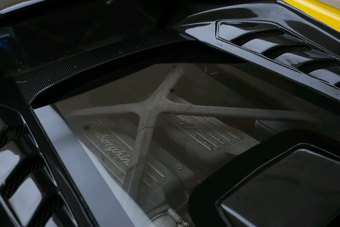 2016 Lamborghini Huracán 5.2L 580HP V10 7DCT,autocango,china used car exporter,china ev exporter,chinese used car exporter,chinese used ev exporter