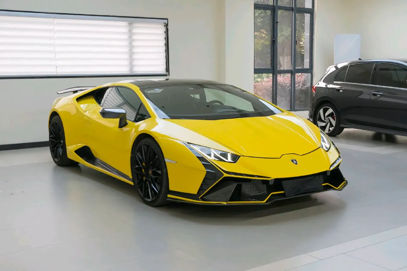 2016 Lamborghini Huracán 5.2L 580HP V10 7DCT,autocango,china used car exporter,china ev exporter,chinese used car exporter,chinese used ev exporter