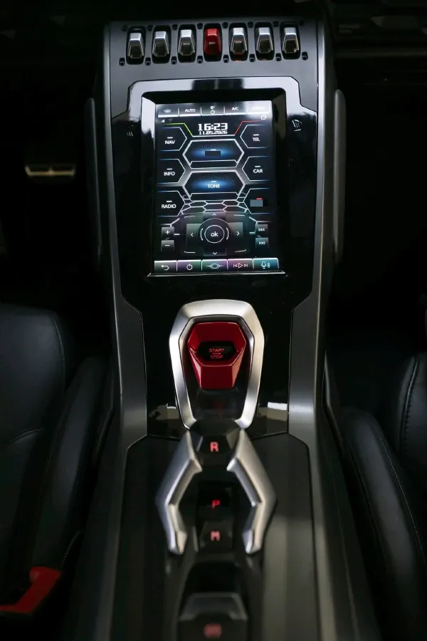 2016 Lamborghini Huracán 5.2L 580HP V10 7DCT,autocango,china used car exporter,china ev exporter,chinese used car exporter,chinese used ev exporter