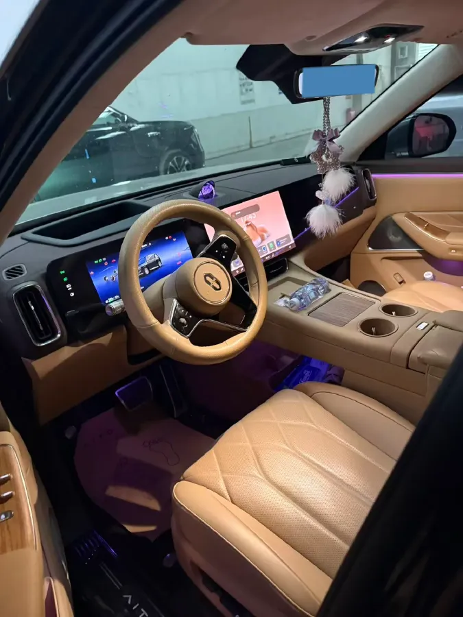 2025 AITO AITO M8 REEV 160HP REEV 53.4KWH,autocango,china used car exporter,china ev exporter,chinese used car exporter,chinese used ev exporter