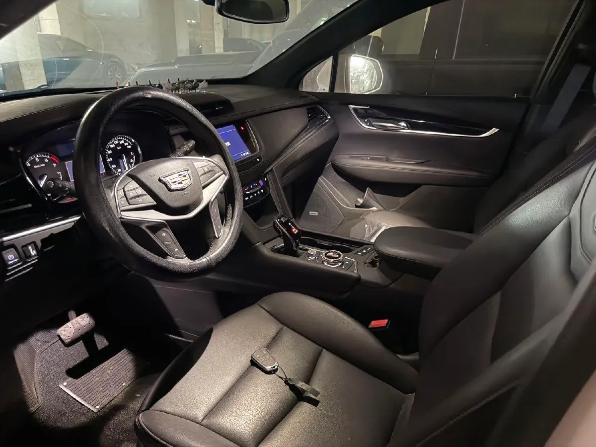 2023 Cadillac XT5 2.0T 237HP L4 9AT,autocango,china used car exporter,china ev exporter,chinese used car exporter,chinese used ev exporter