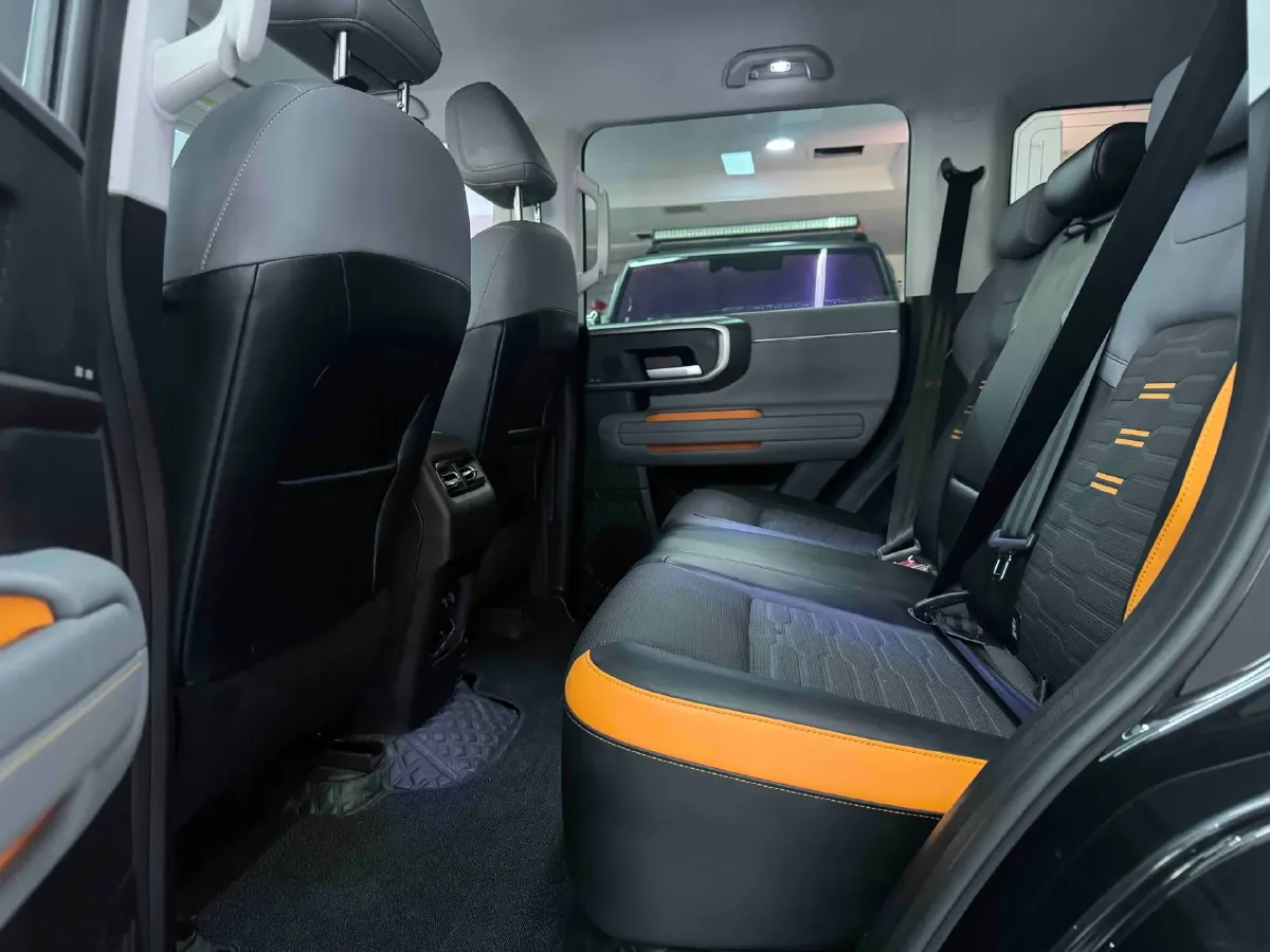 2024 Beijing BJ40 2.0T 245HP L4 8AT,autocango,china used car exporter,china ev exporter,chinese used car exporter,chinese used ev exporter