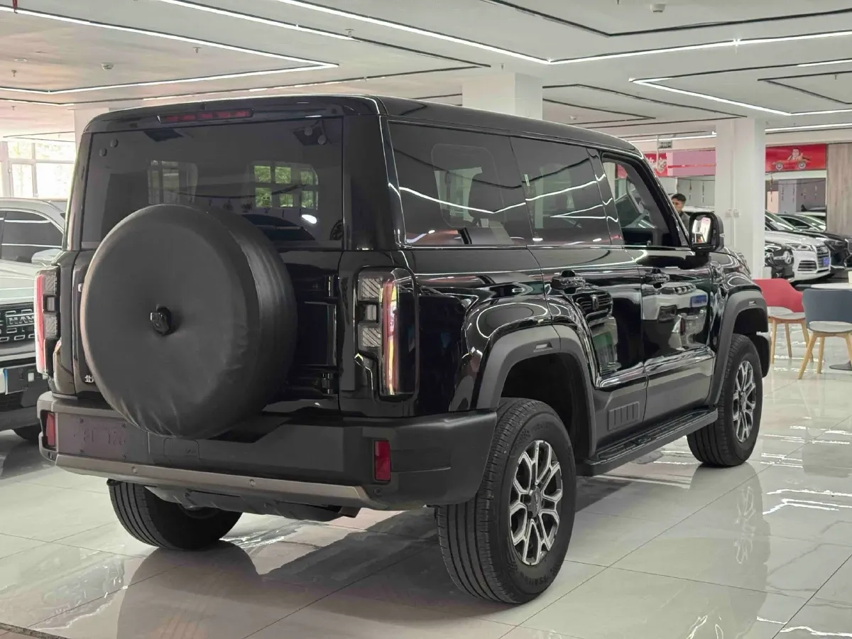 2024 Beijing BJ40 2.0T 245HP L4 8AT,autocango,china used car exporter,china ev exporter,chinese used car exporter,chinese used ev exporter