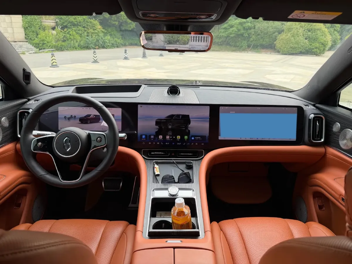 2025 AITO AITO M9 REEV 160HP REEV 52KWH,autocango,china used car exporter,china ev exporter,chinese used car exporter,chinese used ev exporter