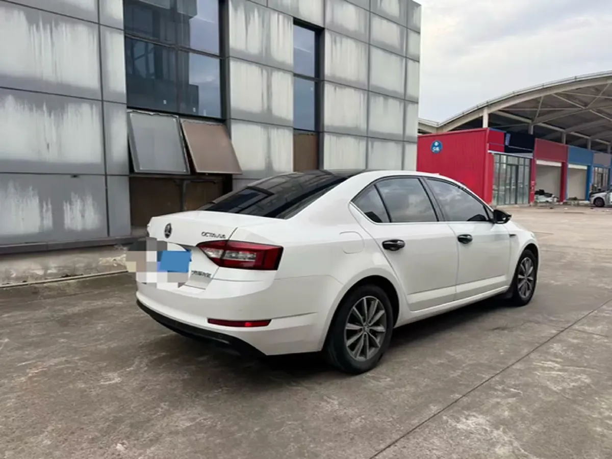 2018 Skoda Octavia 1.6L 110HP L4 5MT,autocango,china used car exporter,china ev exporter,chinese used car exporter,chinese used ev exporter