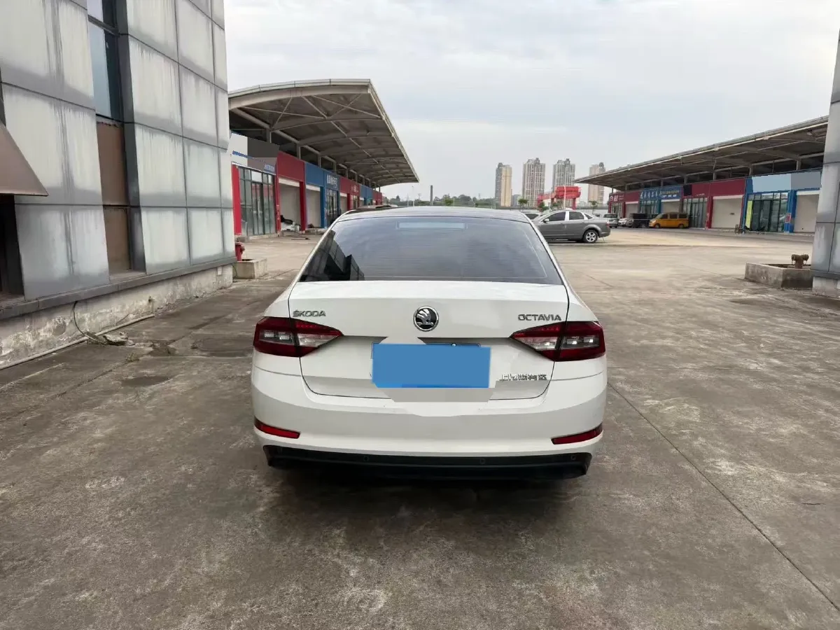 2018 Skoda Octavia 1.6L 110HP L4 5MT,autocango,china used car exporter,china ev exporter,chinese used car exporter,chinese used ev exporter