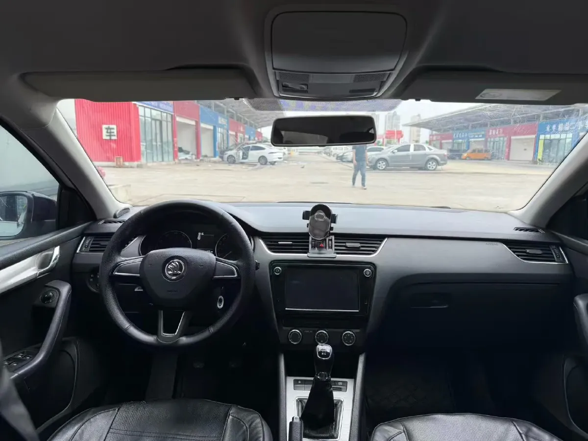 2018 Skoda Octavia 1.6L 110HP L4 5MT,autocango,china used car exporter,china ev exporter,chinese used car exporter,chinese used ev exporter