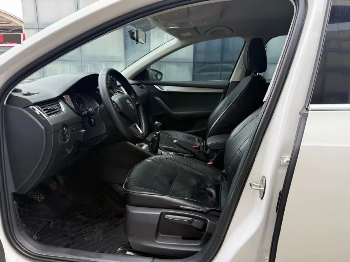2018 Skoda Octavia 1.6L 110HP L4 5MT,autocango,china used car exporter,china ev exporter,chinese used car exporter,chinese used ev exporter