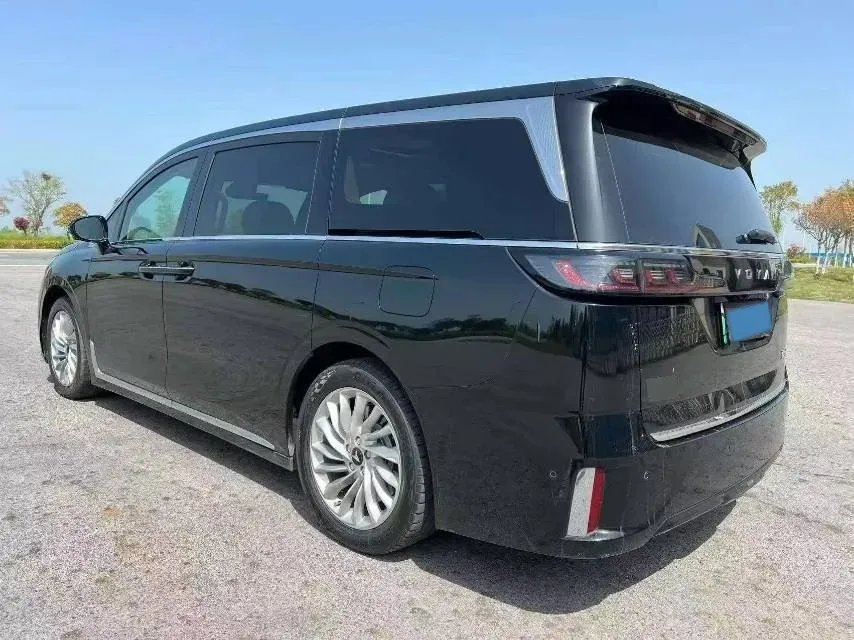 2024 Voyah Dream 1.5T 150HP L4 PHEV 43KWH,autocango,china used car exporter,china ev exporter,chinese used car exporter,chinese used ev exporter