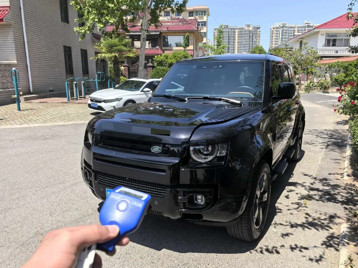 2024 Land Rover Defender 3.0T 400HP L6 8AT,autocango,china used car exporter,china ev exporter,chinese used car exporter,chinese used ev exporter